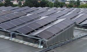 Сонячні панелі для будинків зі складними дахами у Київській області: ламані, шатрові, мансардні