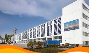 Солнечные электростанции на крышах заменяют фотоэлектрическими пленками на фасадах