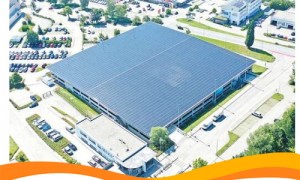 Автостоянка с крышей из солнечных батарей введена в эксплуатацию в Баварии