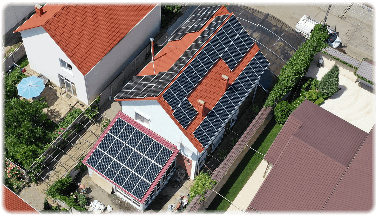 Солнечная станция на крыше дома