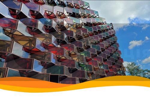 Швейцарский паркинг дополнили оригинальным солнечным фасадом