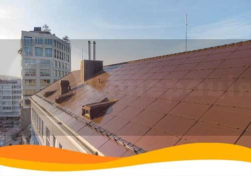 На крыше здания в Цюрихе установили цветные солнечные модули