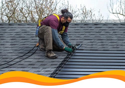 Американські виробники представили сонячну черепицю, що кріпиться до даху будівель цвяхами