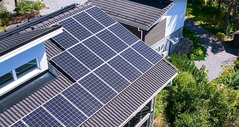 Чи вигідно встановлювати СЕС на орендованому будинку або складі в Києві?