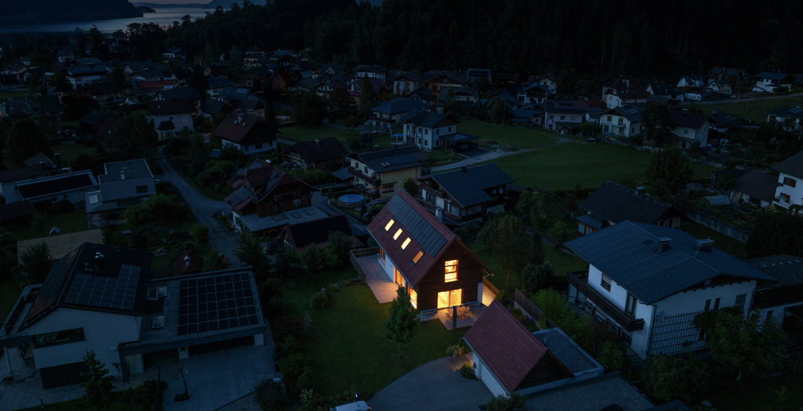 Комерційні СЕС та блекаути: що потрібно бізнесу, щоб продовжувати роботу навіть при повному відключенні?