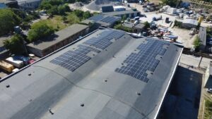 288 сонячних панелей DAH Solar 590W на плоскій покрівлі