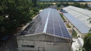 Сонячні панелі HANERSUN 585 Вт на даху харчового виробництва, Одеська область